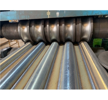 鰭片管-螺旋水冷壁管內(nèi)螺紋管（四頭），每排4根管，焊4根鰭片，管長度不低于12米，且不能拼接。鰭片規(guī)格：8×16材質(zhì)：15CrMoG 巴威鍋爐廠設(shè)備配套產(chǎn)品使用(寶鋼、常寶、盛德) Φ32×6 SA-213T12